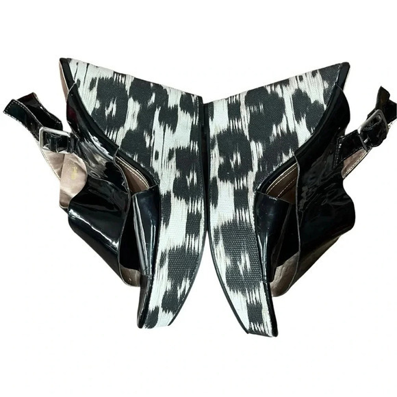 BCBG GENERATION BLACK PATENT LEATHER WEDGE WOMEN'S SIZE 8 - Picture 9 of 13